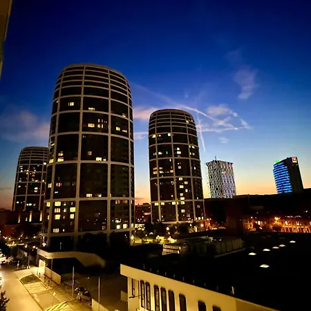 Andy's In Downtown Metropolis With Parking Apartamento *