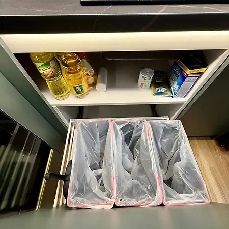 Andy's In Downtown Metropolis With Parking