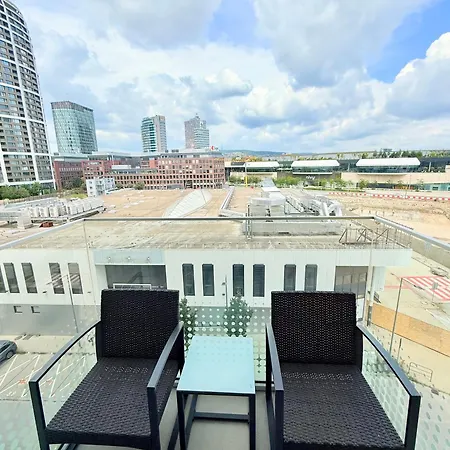 Andy's In Downtown Metropolis With Parking * براتسيلافا