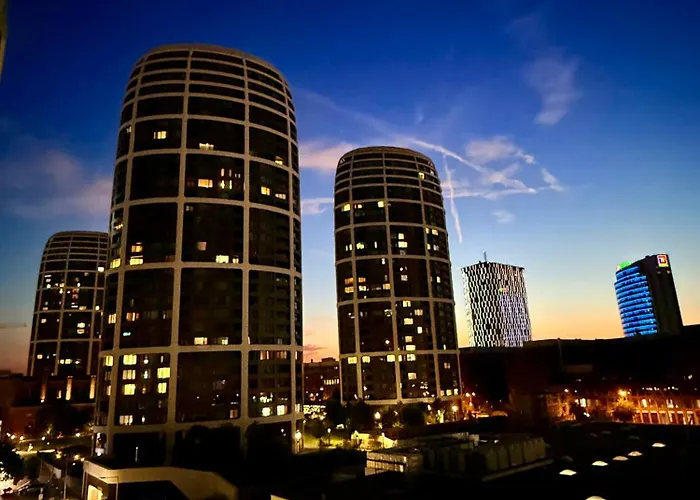 Andy's In Downtown Metropolis With Parking Lejlighed *