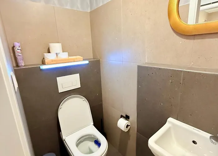 Lejlighed Andy's In Downtown Metropolis With Parking *