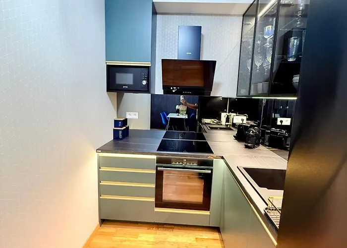 Andy's In Downtown Metropolis With Parking * Bratislava