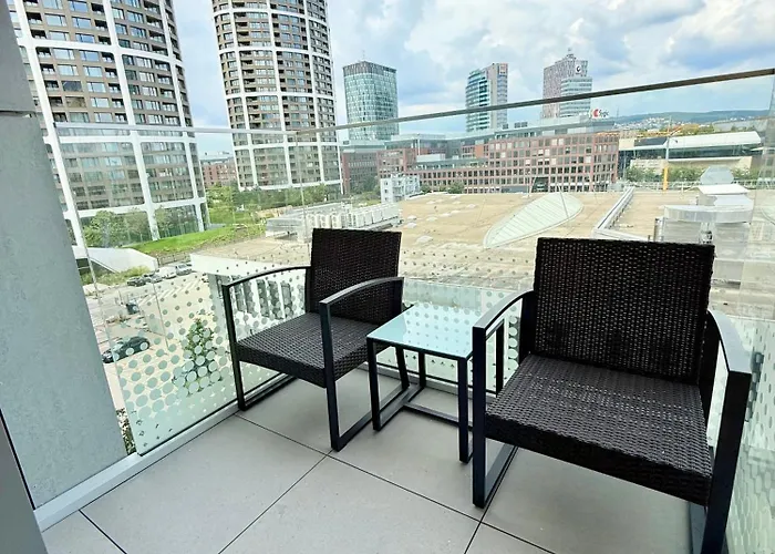 Lejlighed Andy's In Downtown Metropolis With Parking *