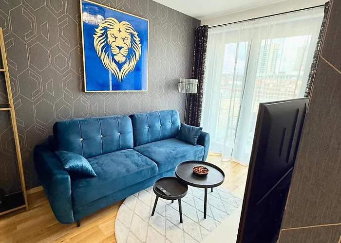 Andy's In Downtown Metropolis With Parking Apartment